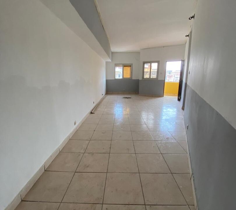 Appartement moderne à Akwa Rue Pau