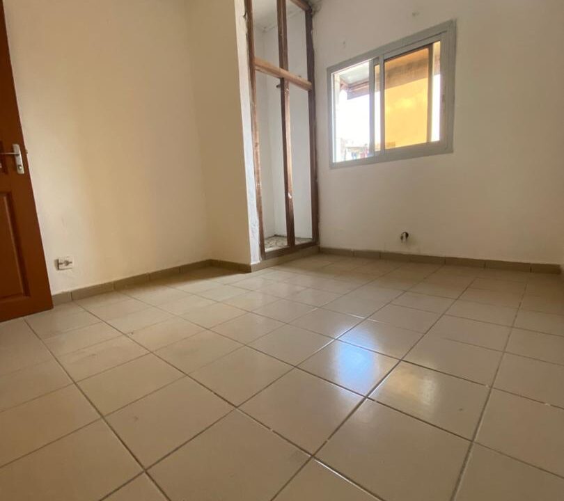 Appartement moderne à Akwa Rue Pau5