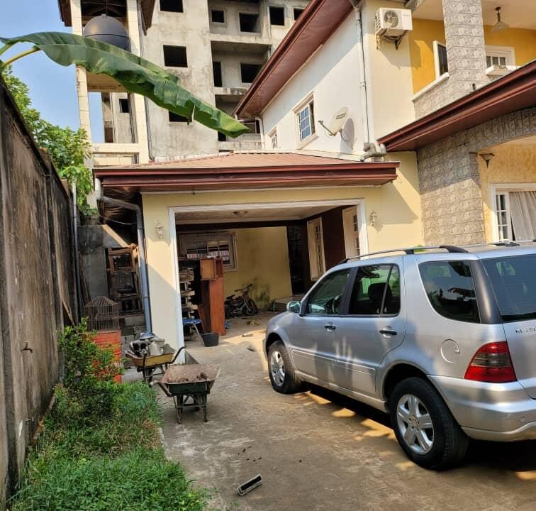 Duplex a côté du stade Japoma Douala à vendre-1