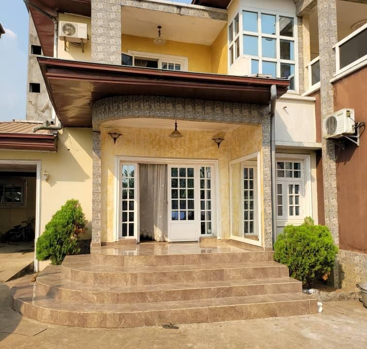 Duplex a côté du stade Japoma Douala à vendre-2