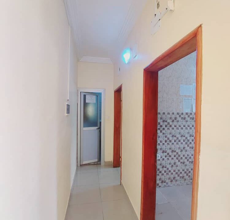 Studio meublé à louer à Douala à Logpom Andem5